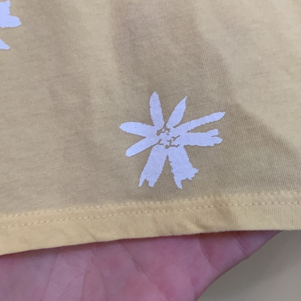 Amuse Society NWT Feel Ya Daisy Graphic Yellow White Floral Tank Top MSRP $30 XS - Picture 8 of 8